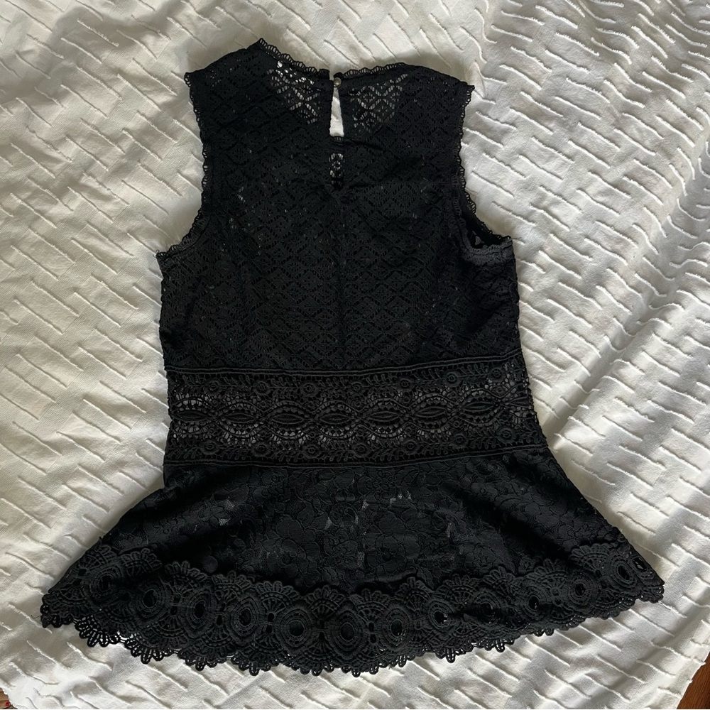 Black Lace Peplum Sleeveless Top - Picture 4 of 8
